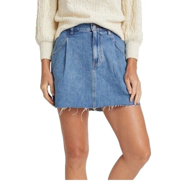 Free People Women's Blue Pleated Raw Hem Cosmico Flirt Denim Mini Skirt Size 29 - Picture 1 of 10